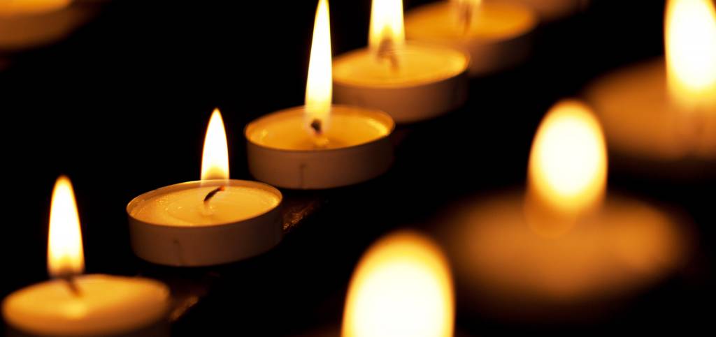 burning-candles-in-church