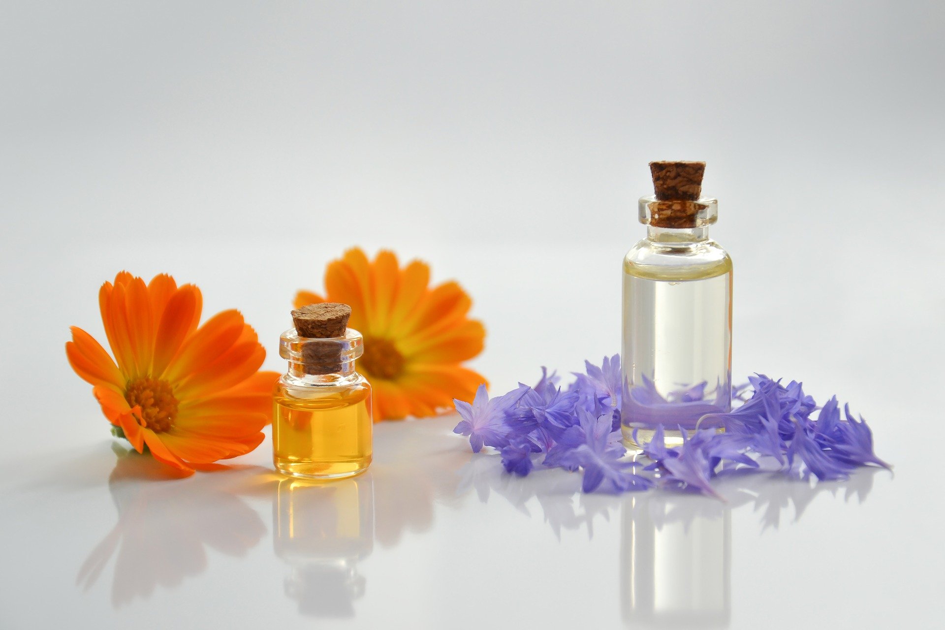 essential-oil-4065187_1920